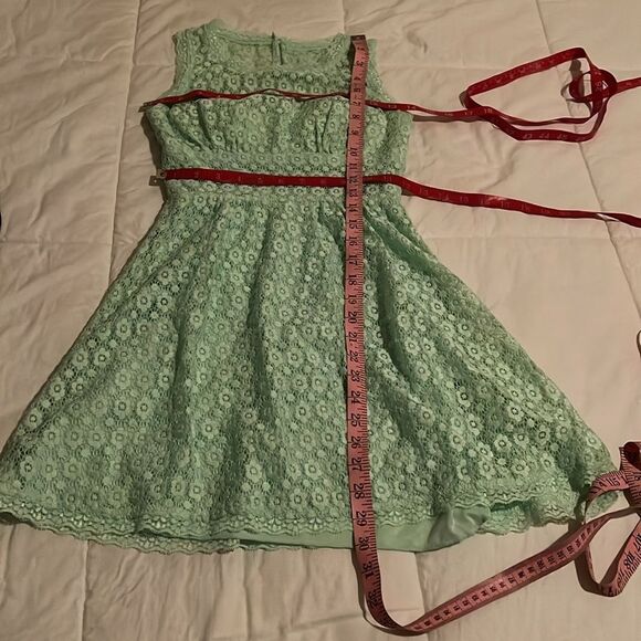 B Darlin Junior Dress Mint Green Scoop Neck Sleeveless Floral Lace Mini Lined - Picture 11 of 11